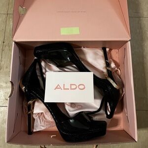 Aldo Black and Gold Women's Heels